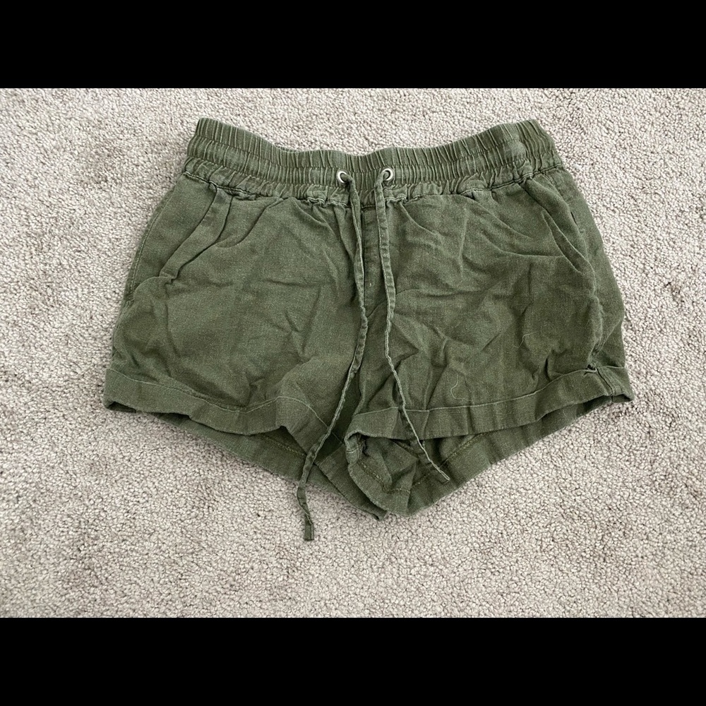Loose shorts